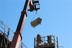 Crane lifting 